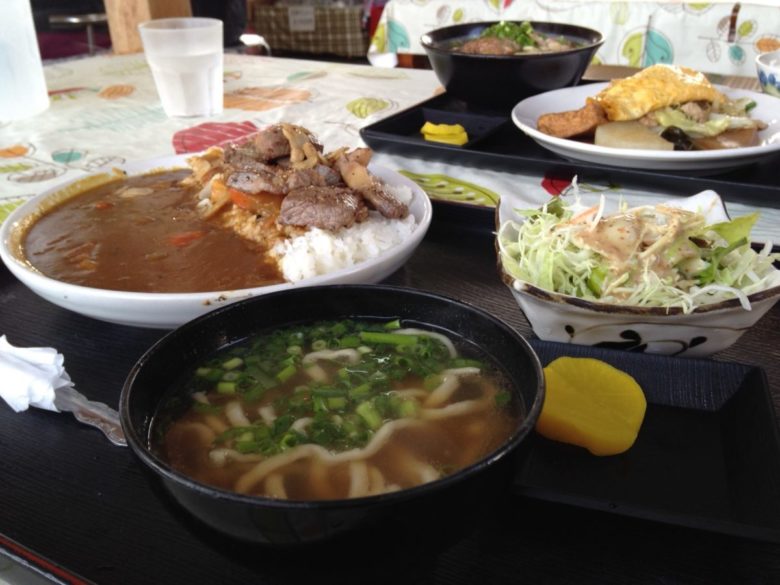 ステーキカレー横から撮影